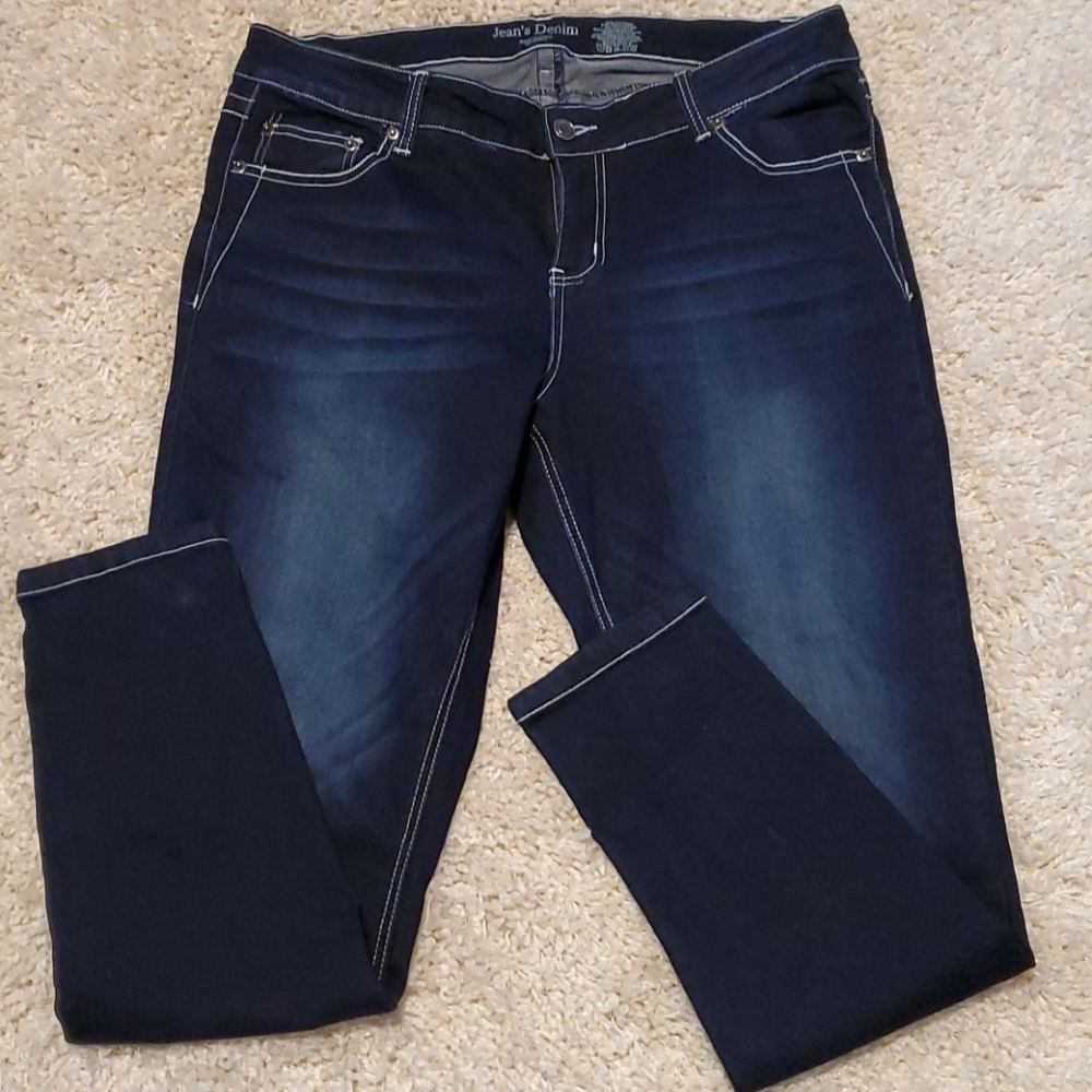 NWOT denim jeans with jeweled pockets size 16w